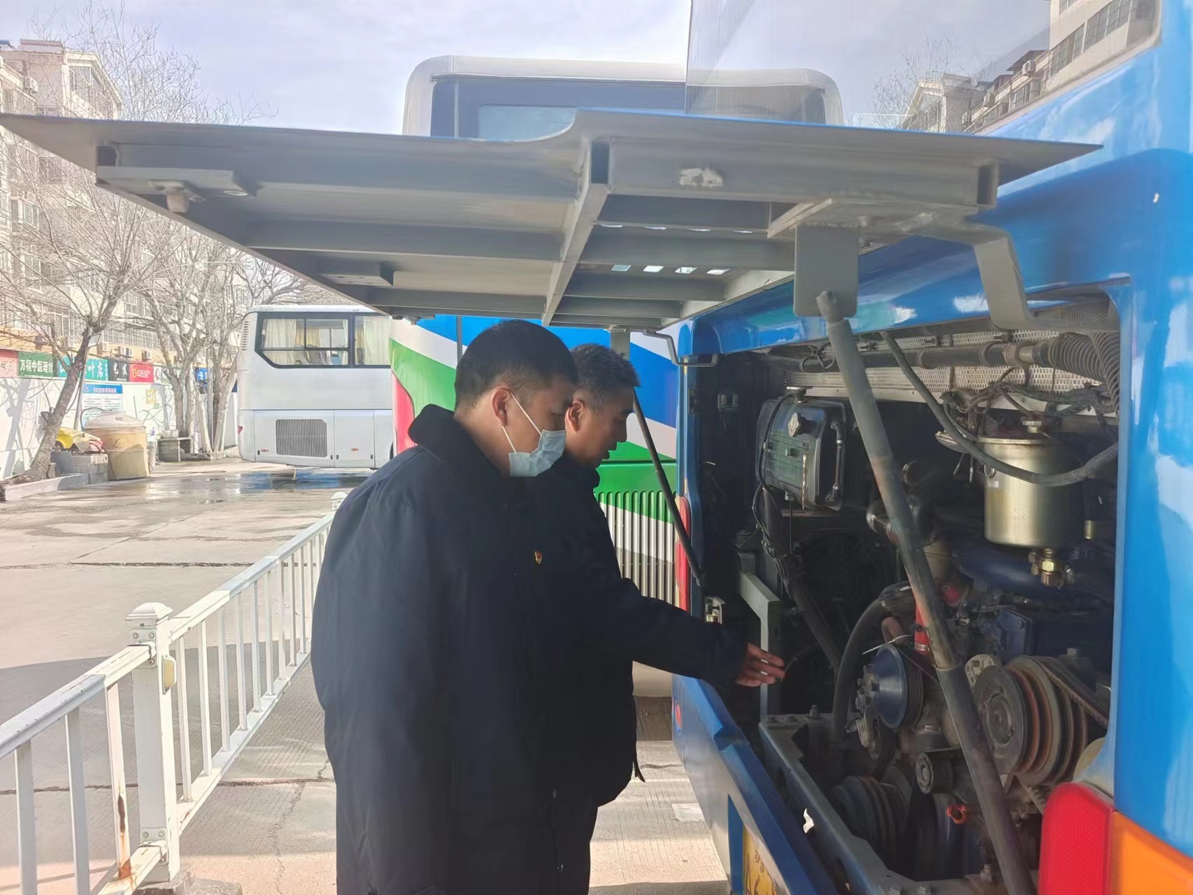 公交集團(tuán)公交事業(yè)一部積極開展“事故隱患排查月”活動(dòng)