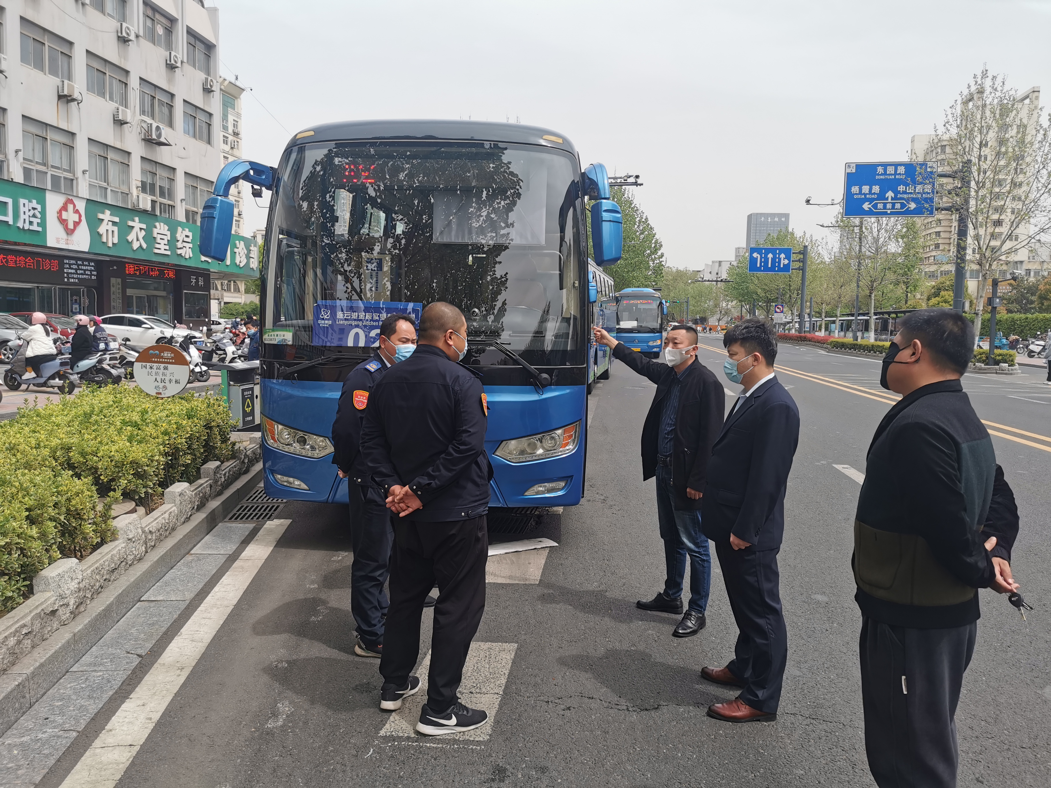 公交集團公交事業(yè)二部做好時光書苑定制公交運輸保障工作