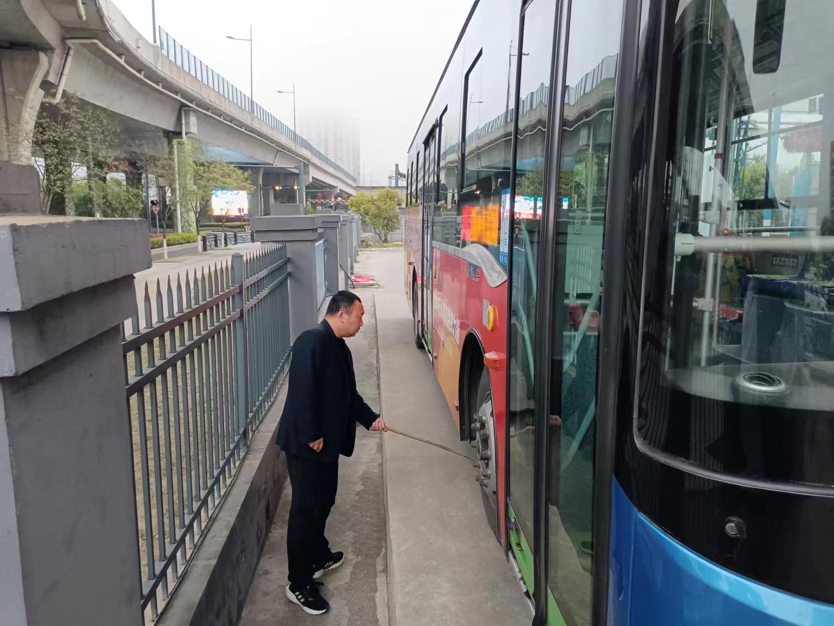 公交集團公交事業(yè)二部積極做好公交游16路開通工作