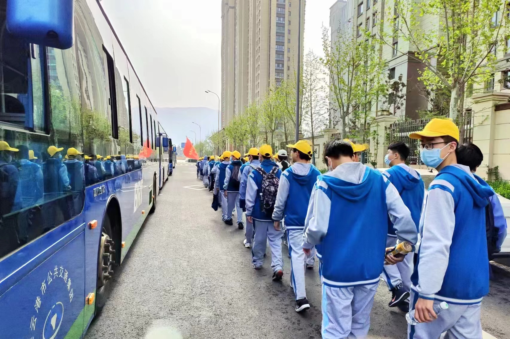 公交集團圓滿完成連云港實驗學(xué)校 定制公交任務(wù)