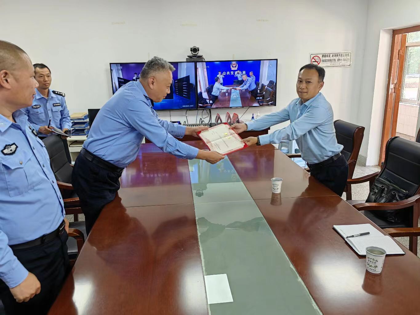 一份“特殊”的聘書，既是榮譽，更是鞭策！新的里程 新的使命——安全保衛部于亮獲聘江蘇省公共交通安保專家