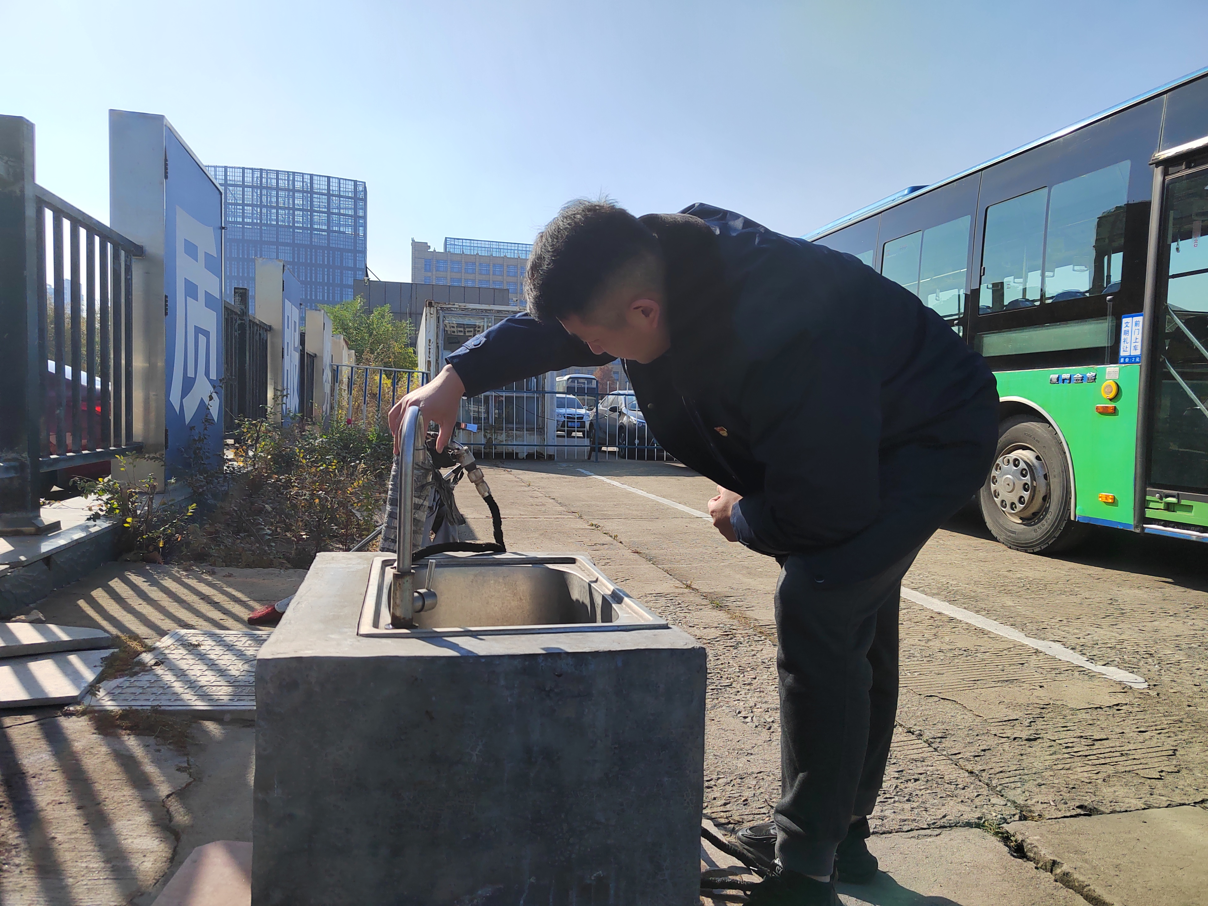 公交集團公交事業(yè)二部開展冬季防寒防凍水電設施專項檢查