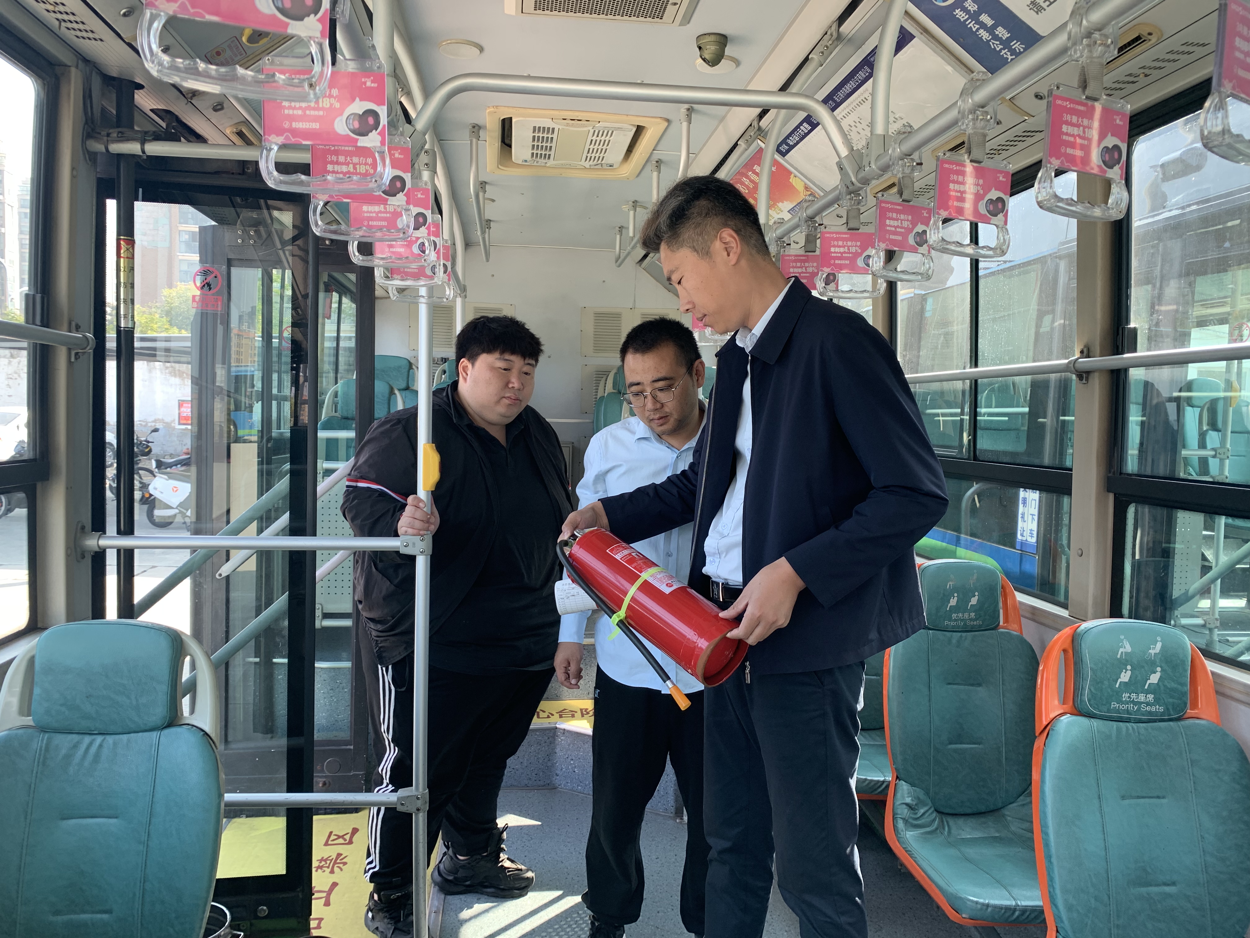 大干四季度，我們在行動，公交集團快速公交事業(yè)部開啟“決戰(zhàn)模式”