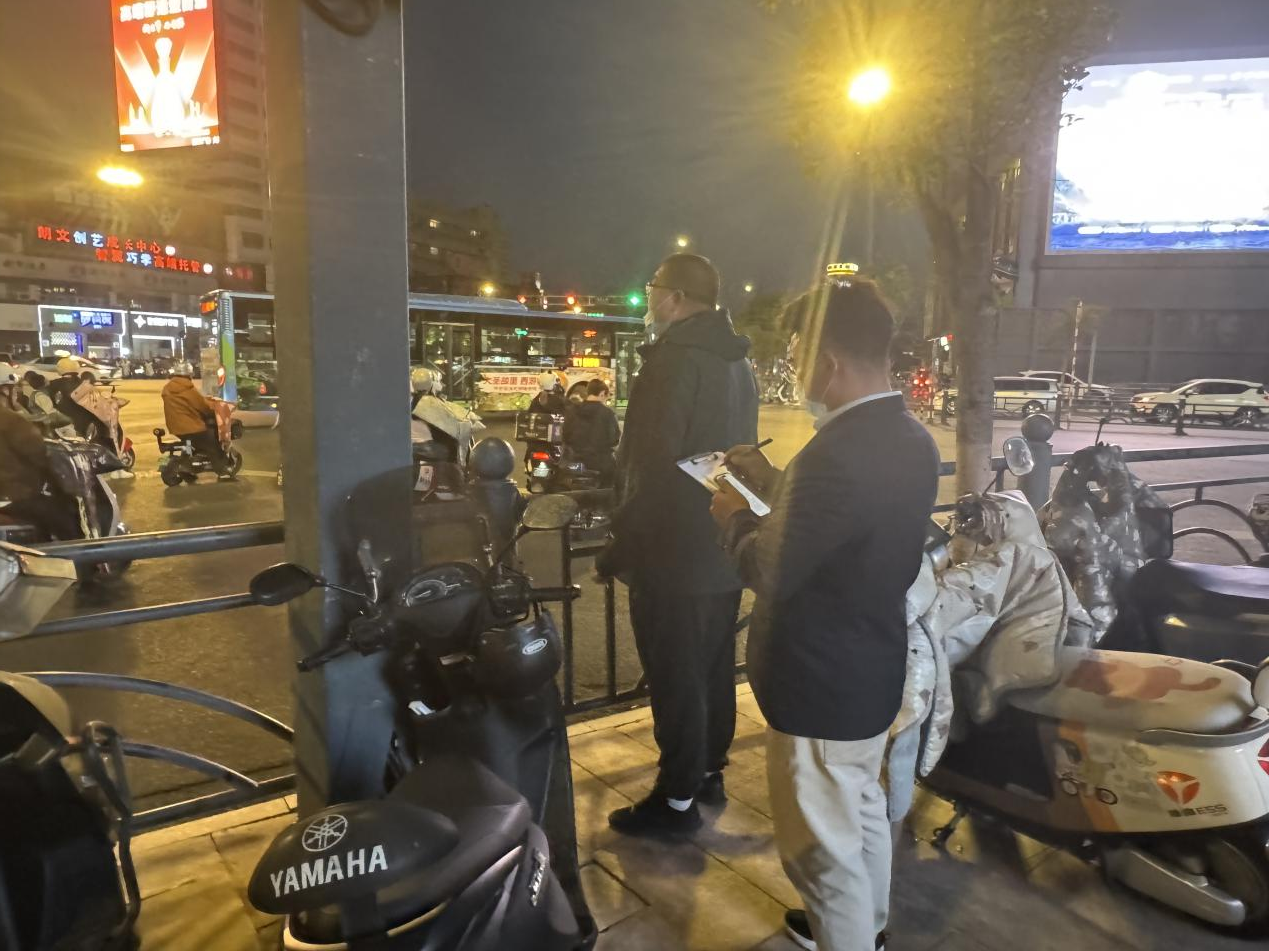 筑牢安全防線，落實右轉(zhuǎn)必停管控措施