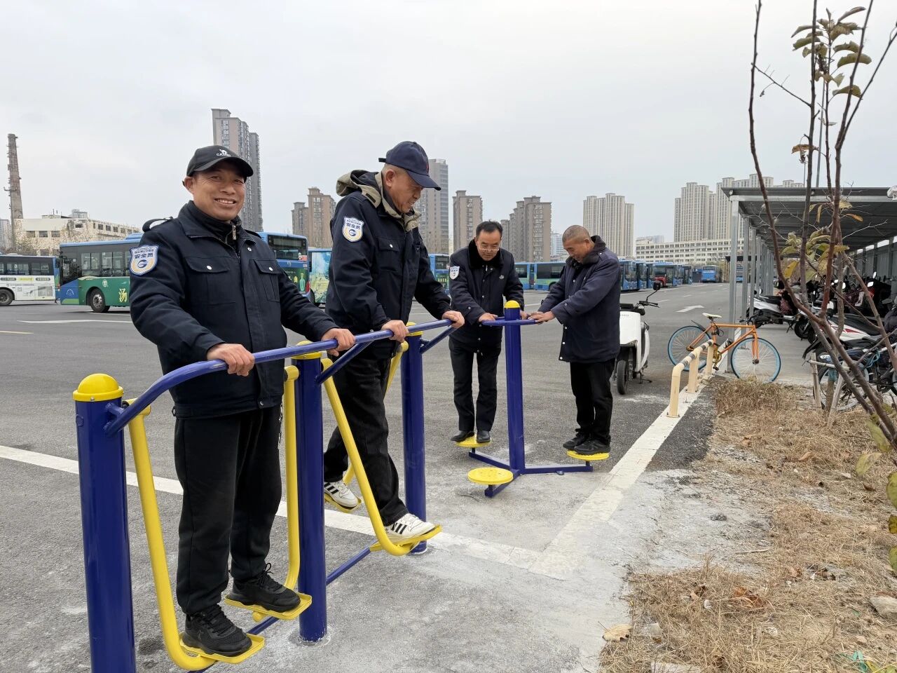 【我為一線辦實(shí)事】健身器材進(jìn)公交場(chǎng)站，關(guān)懷舉措暖一線職工