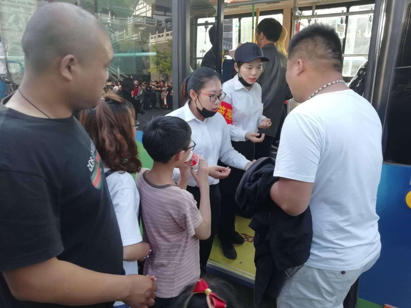 公交集團(tuán)快速公交事業(yè)部共青團(tuán)開(kāi)展五四青年節(jié)活動(dòng)