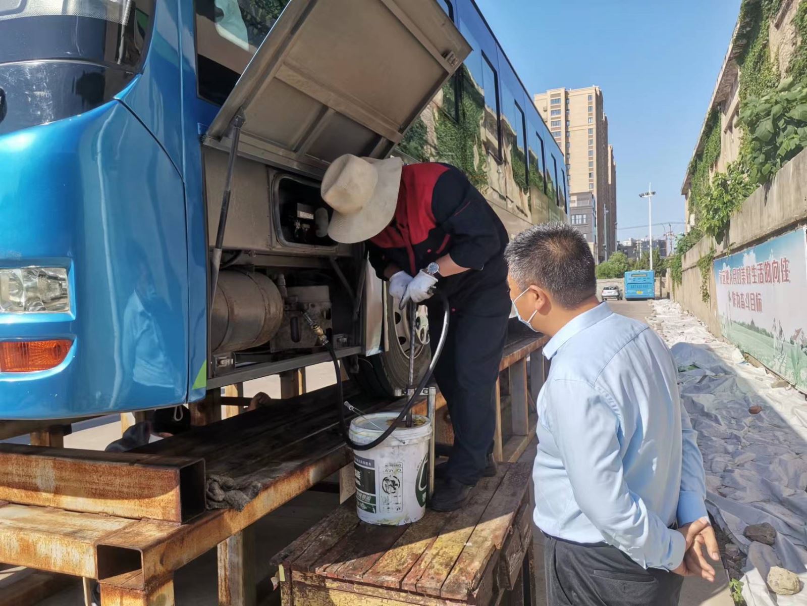 公交集團公交事業(yè)一部認真開展車輛維護保養(yǎng) 扎實做好安全生產(chǎn)月工作