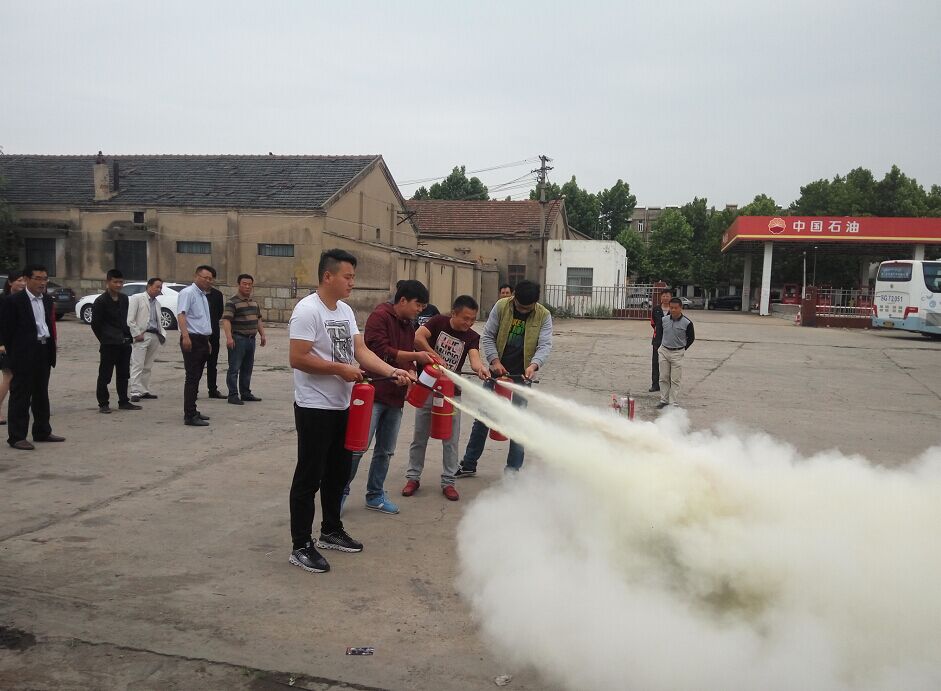 公交維修公司進行消防知識培訓