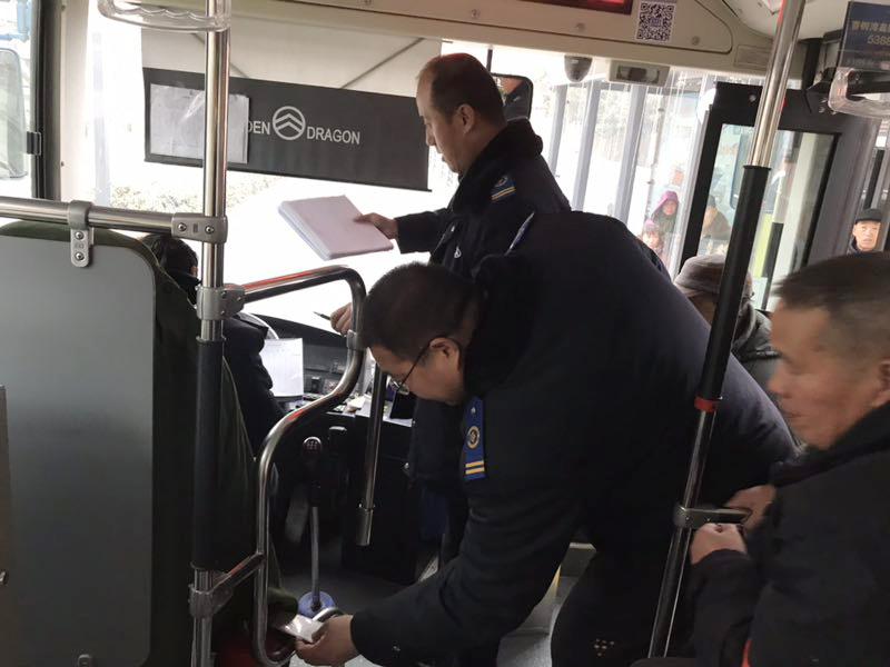 公交集團(tuán)公交事業(yè)一部開(kāi)展運(yùn)營(yíng)車(chē)輛安全服務(wù)大檢查