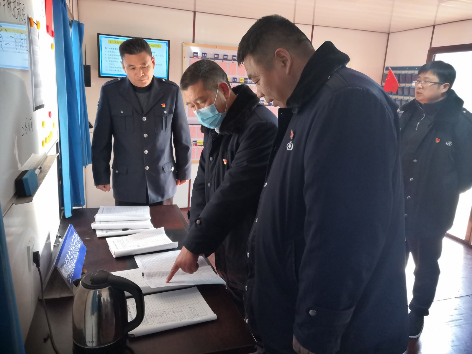 公交集團公交事業(yè)二部開展“隱患排查月”安全生產(chǎn)專項檢查