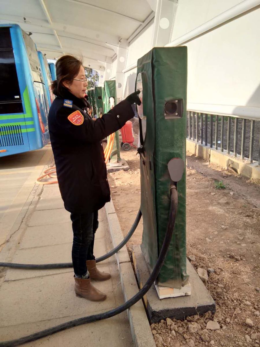 公交集團(tuán)充電女工紀(jì)實(shí)