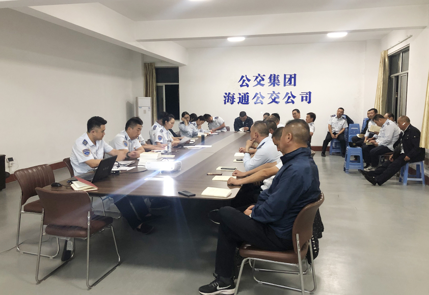 公交集團公交事業部黨總支、黨支部開展“初心是什么、使命干什么、奮斗比什么”主題黨日活動