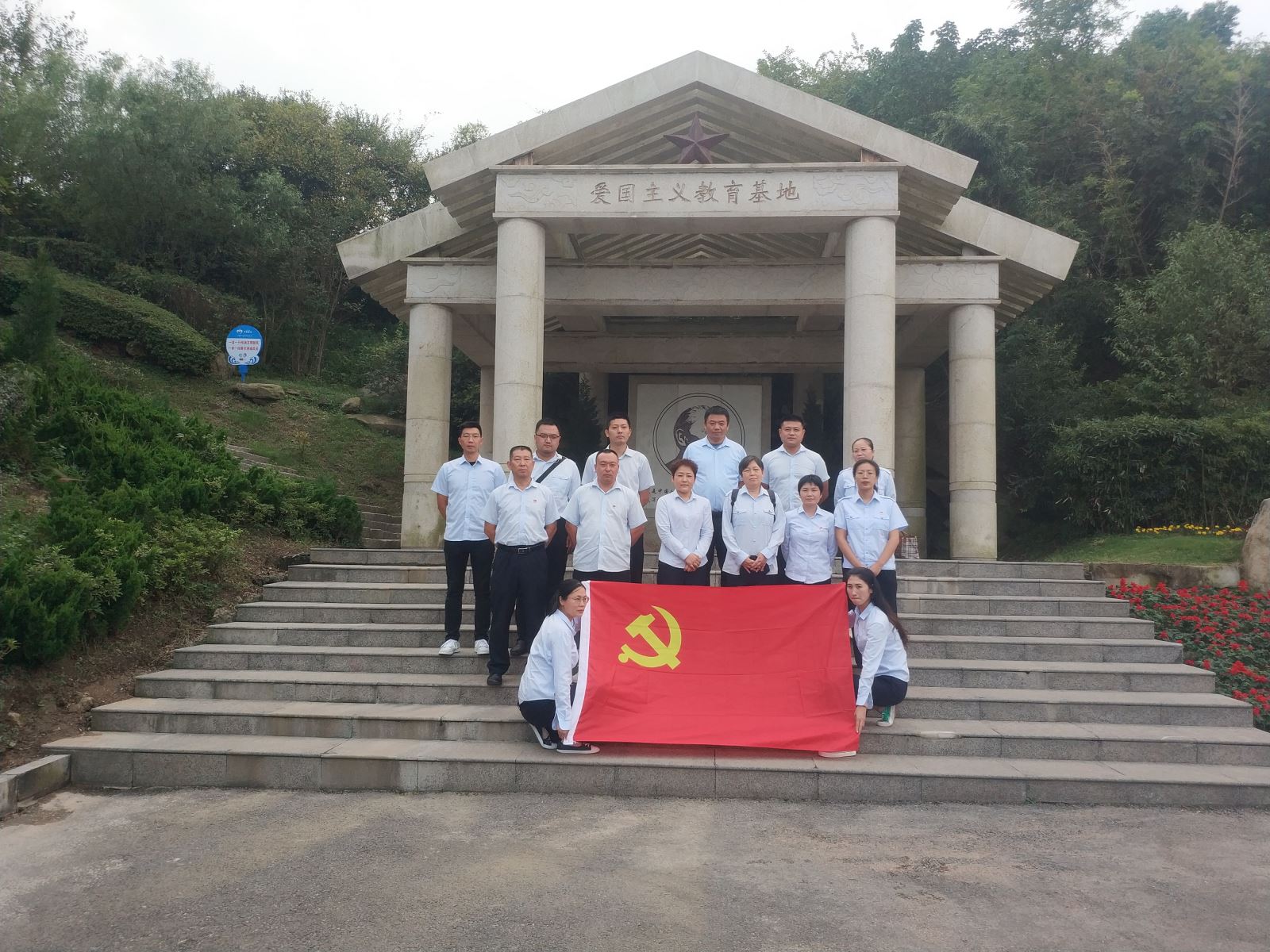 公交集團公交事業二部開展“銘記豐功偉績、傳揚英烈精神”宣傳教育活動