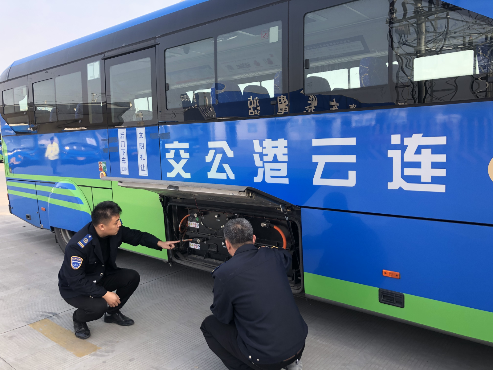 公交集團(tuán)經(jīng)營(yíng)發(fā)展事業(yè)部開展冬季車輛機(jī)務(wù)檢查