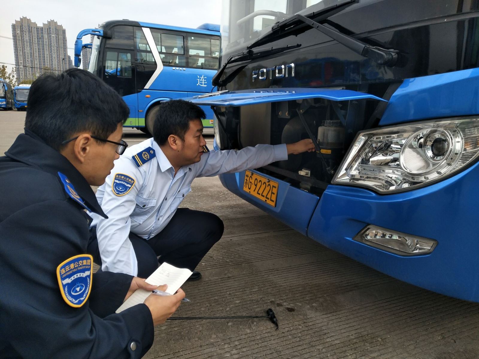 公交集團機務(wù)技術(shù)部開展車輛技術(shù)狀況檢查工作
