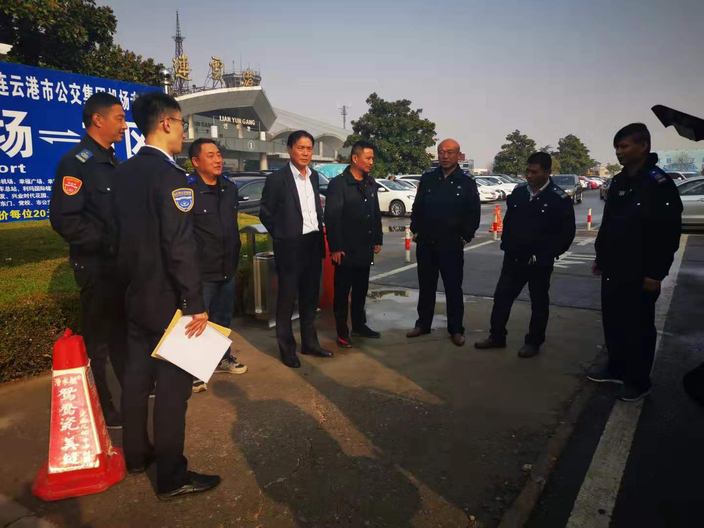公交集團(tuán)經(jīng)營發(fā)展事業(yè)部開展機(jī)場專線安全檢查