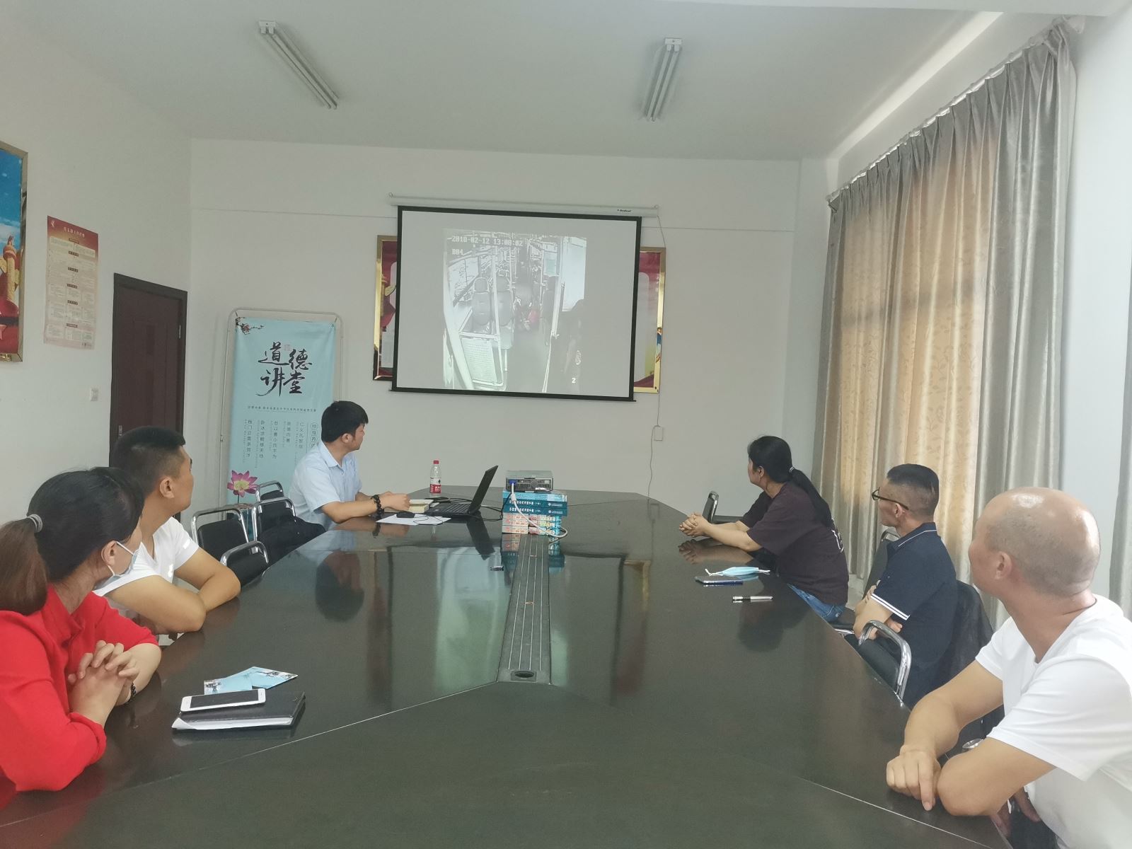 公交集團公交事業(yè)二部持續(xù)做好新入駕駛員崗前培訓工作