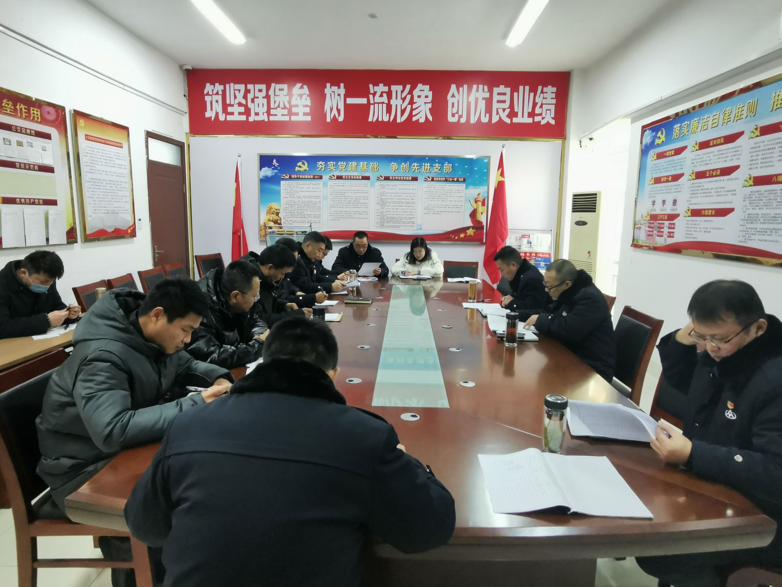 公交集團召開機務工作會議