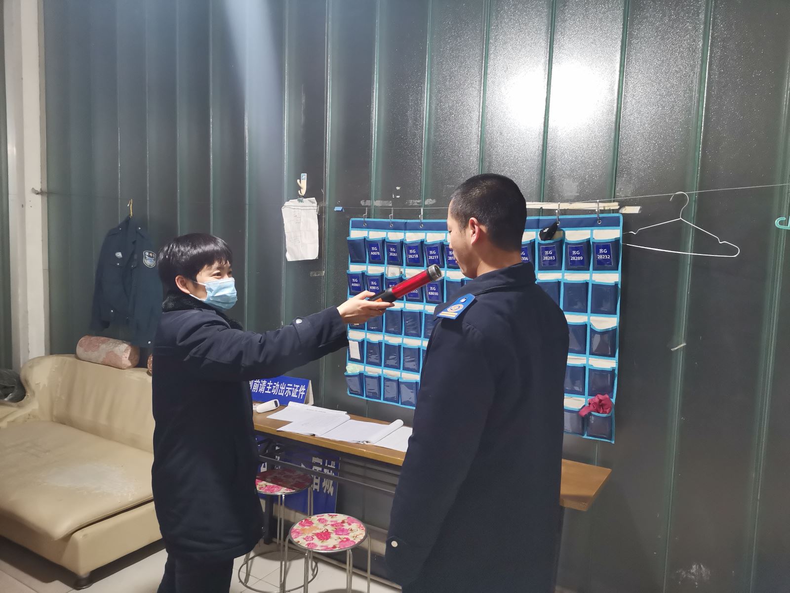 公交事業(yè)二部持續(xù)開展駕駛員崗前溫度、酒精、血壓測試工作