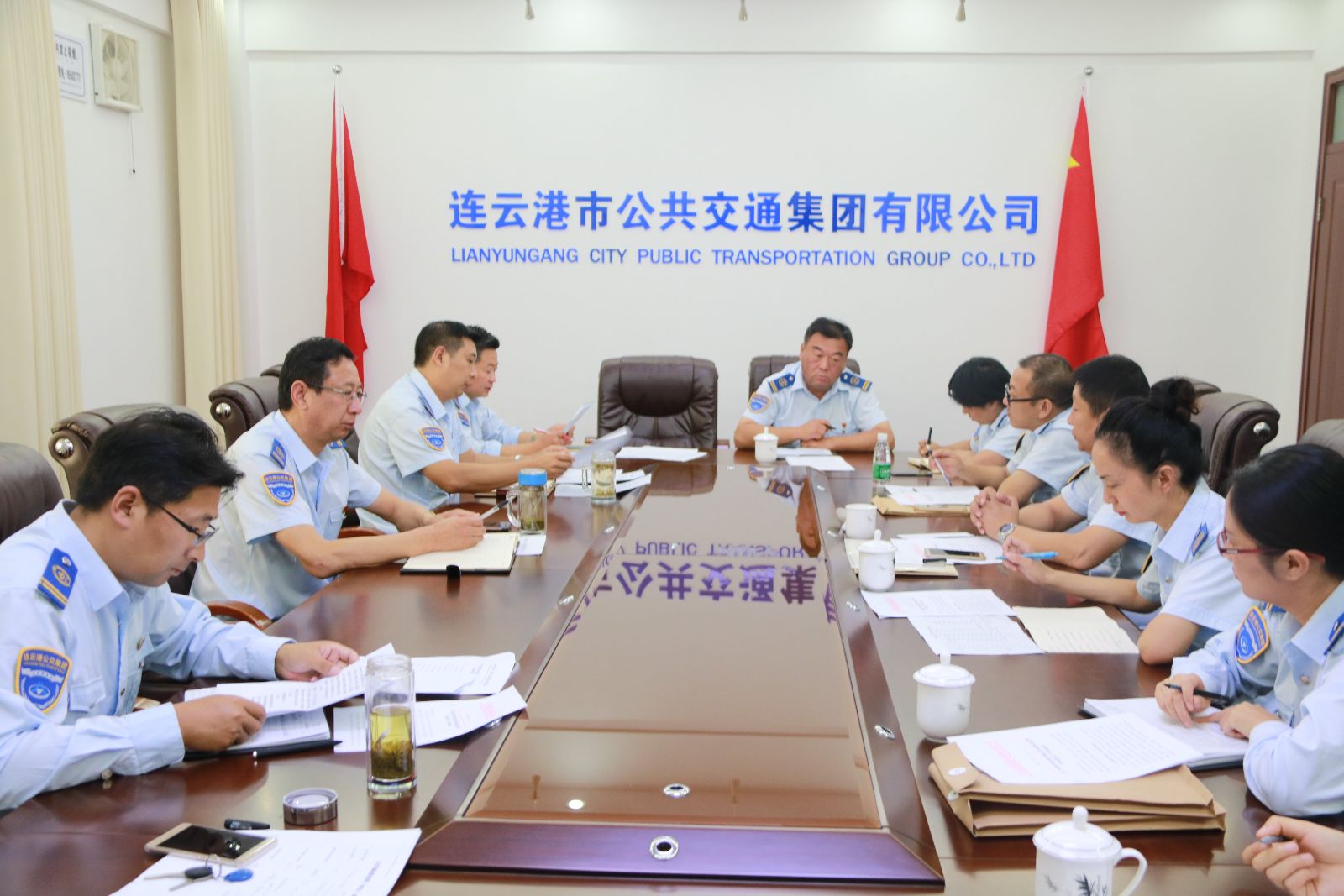 公交集團(tuán)召開(kāi)9月份支部書(shū)記例會(huì)暨 黨風(fēng)廉政建設(shè)會(huì)議