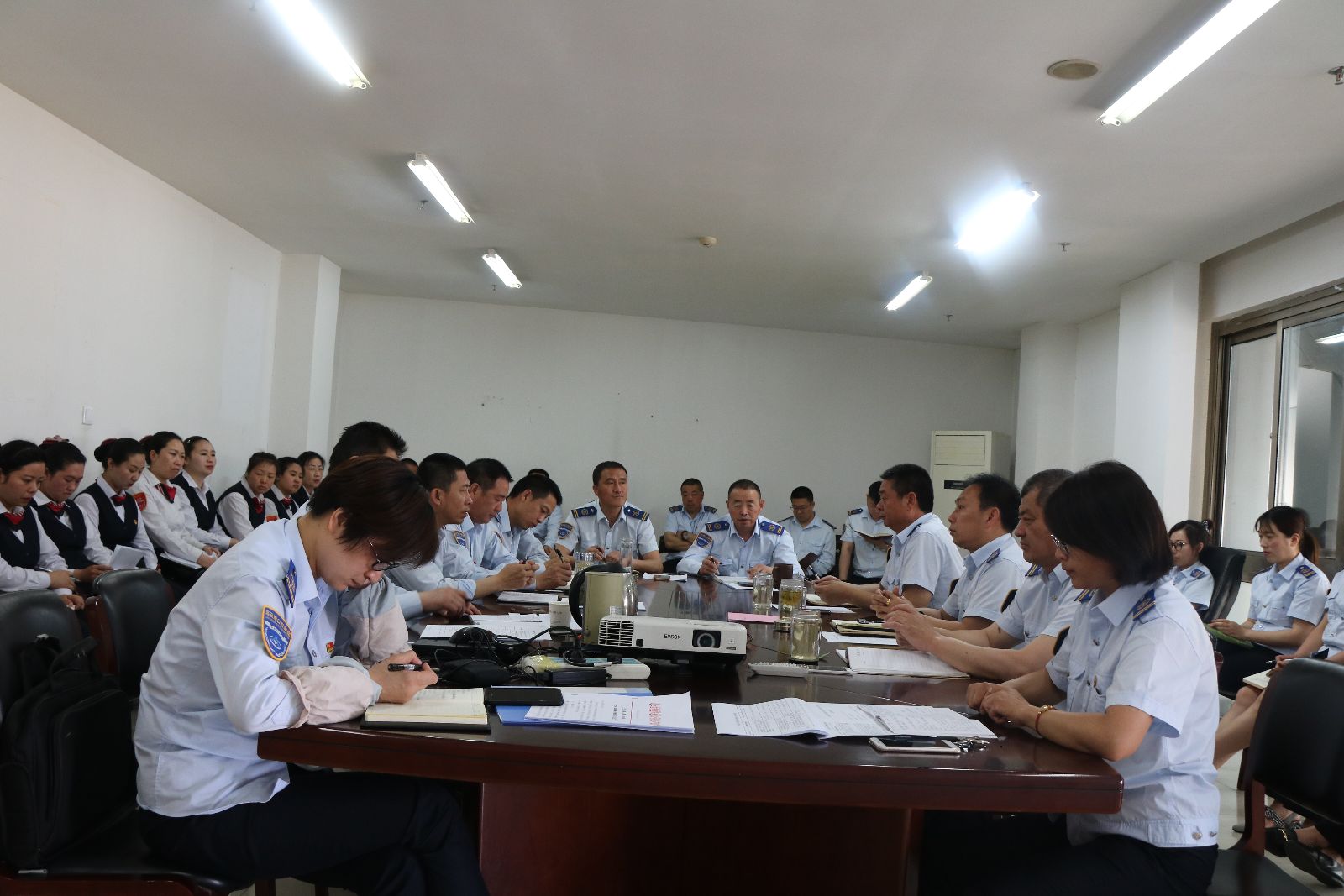 公交集團(tuán)快速公司召開創(chuàng)建全國文明城市動(dòng)員會(huì)