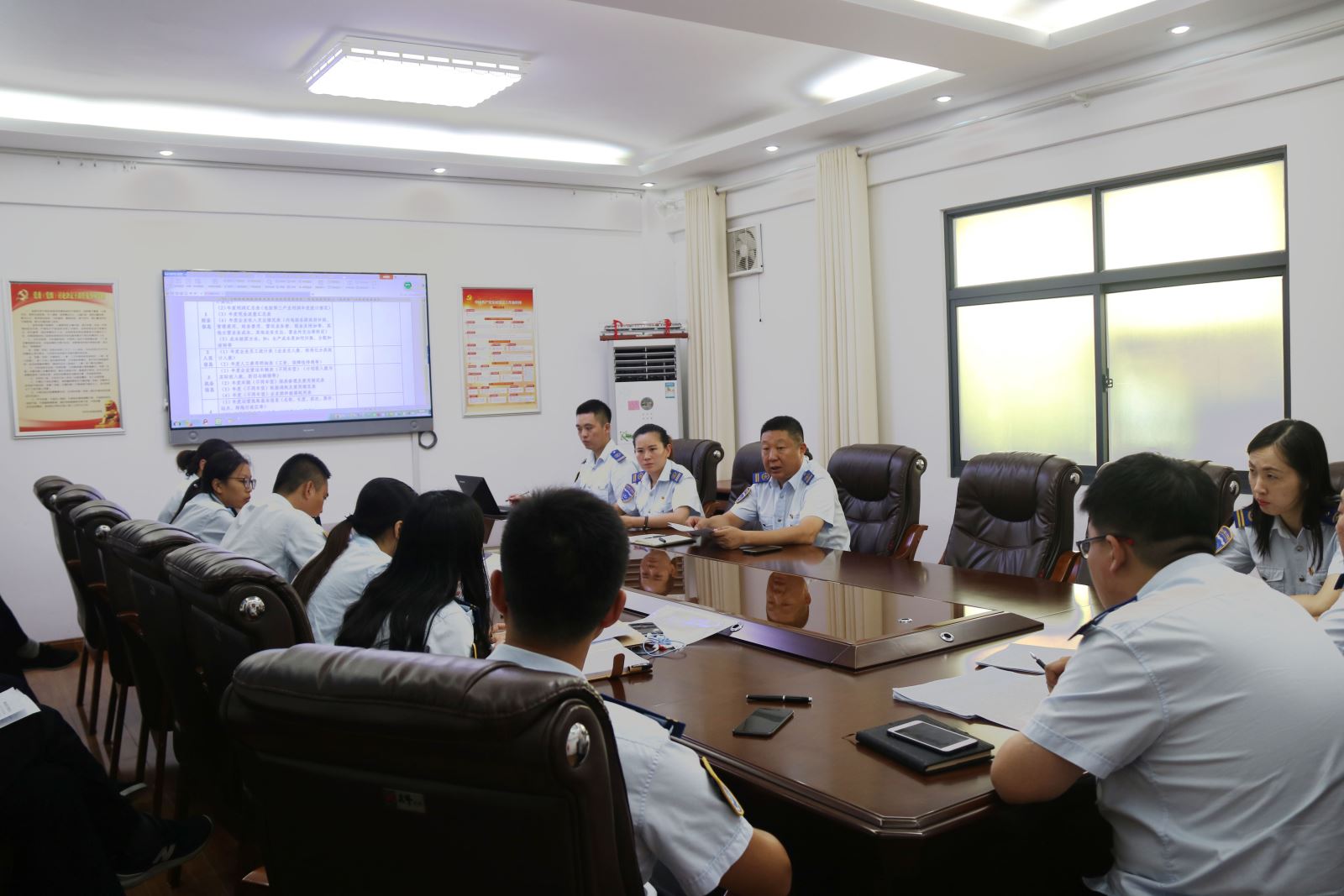 公交集團召開城市公交設施建設專項資金績效評價專題會議