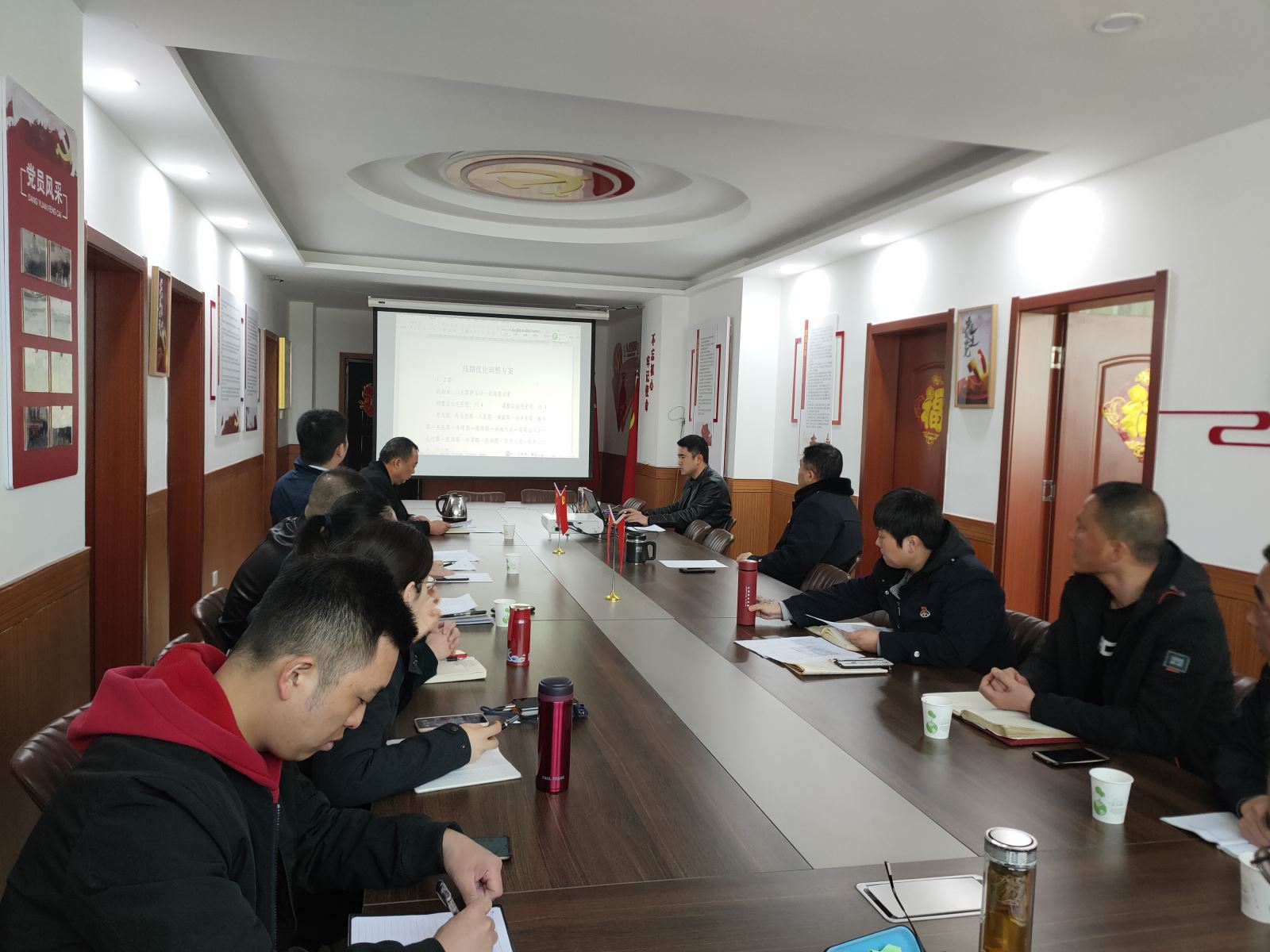 公交集團深入開展公交線網(wǎng)優(yōu)化調整調研工作