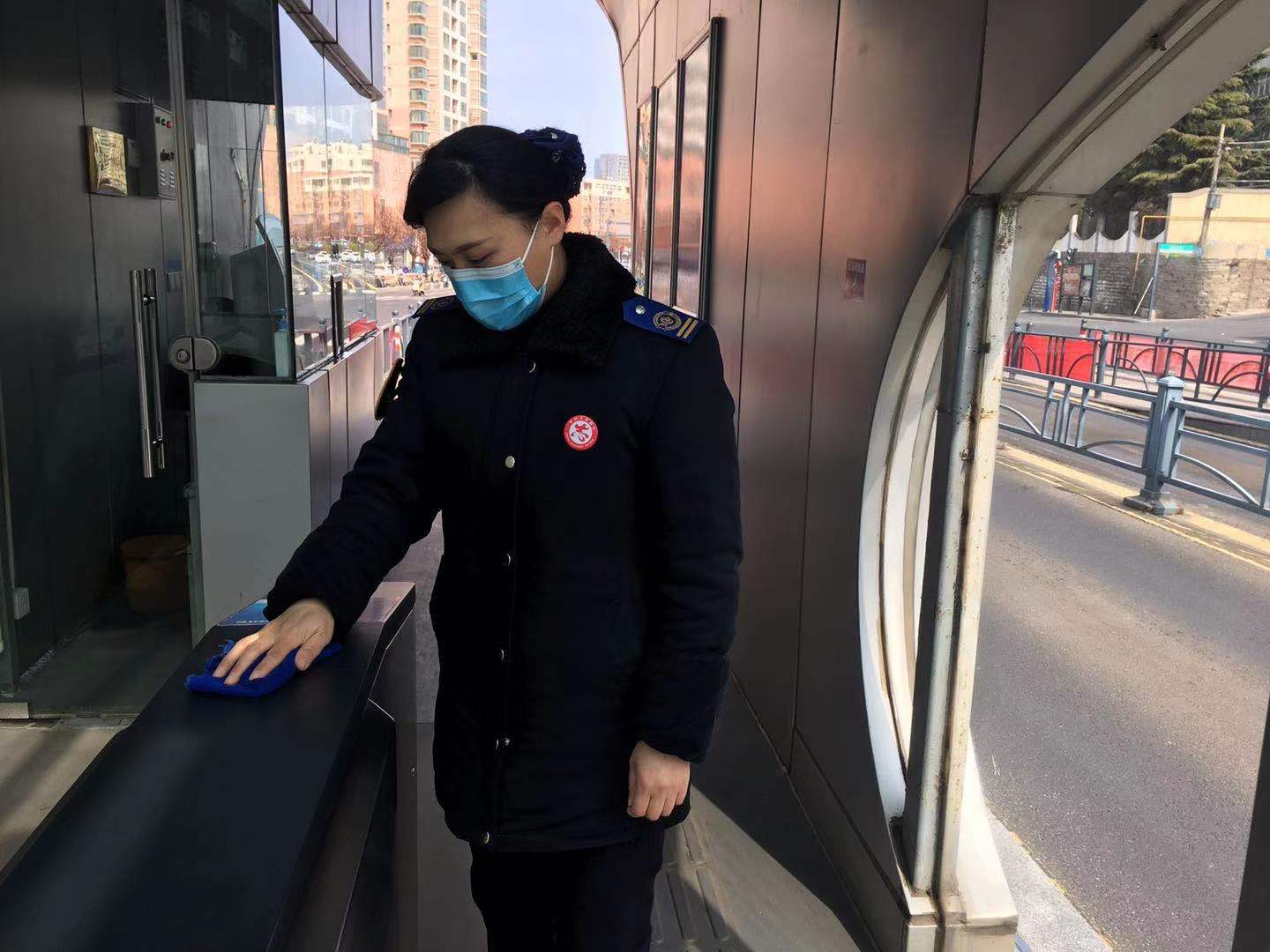 快速公交事業部站務員柳小敏幫助乘客獲表揚